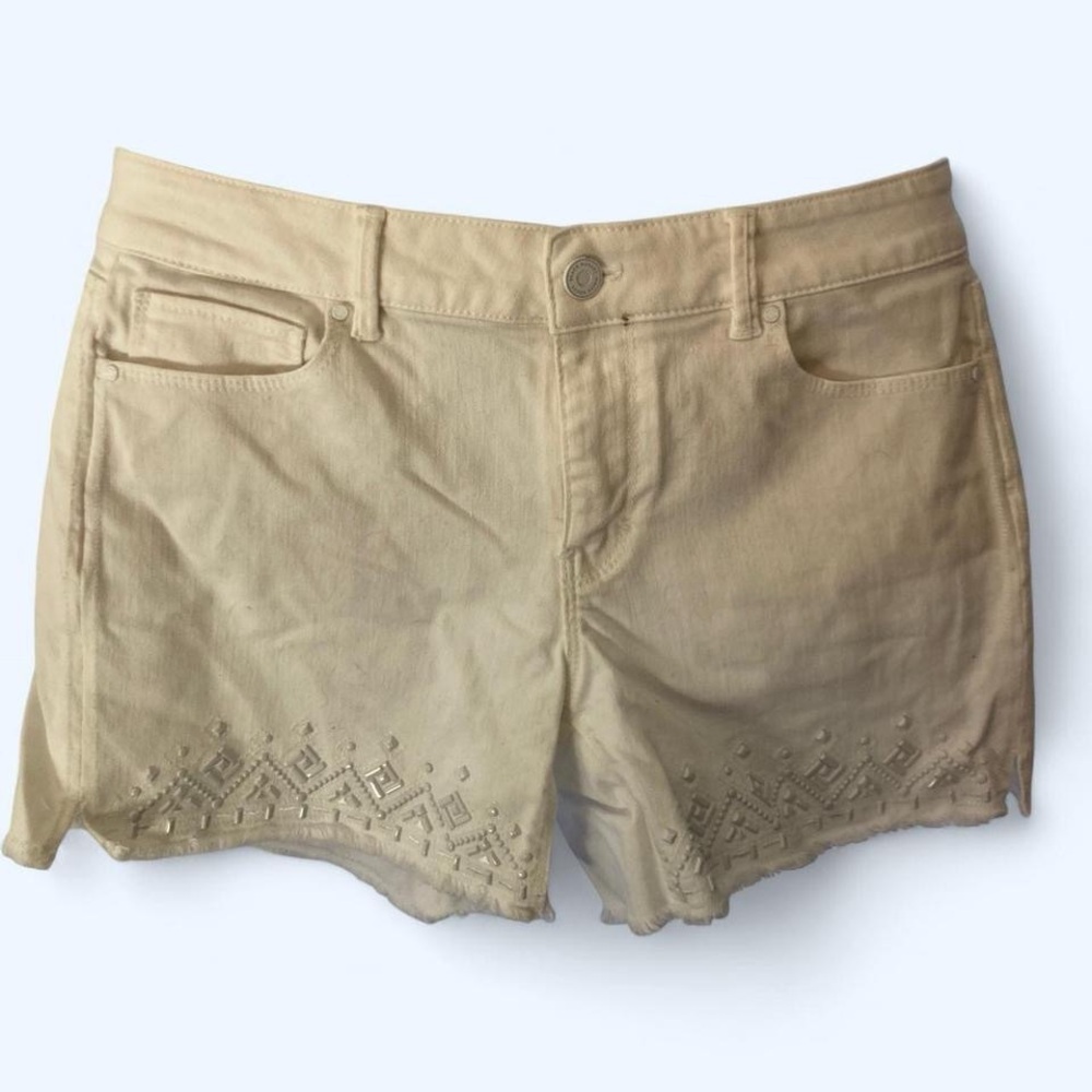 White House Black Market shorts with cut-off hem and details throughout 4